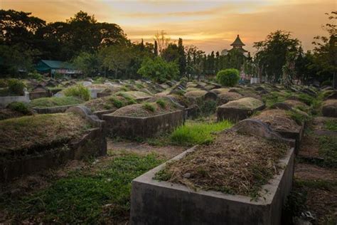 夢到去墓地|夢見墓場